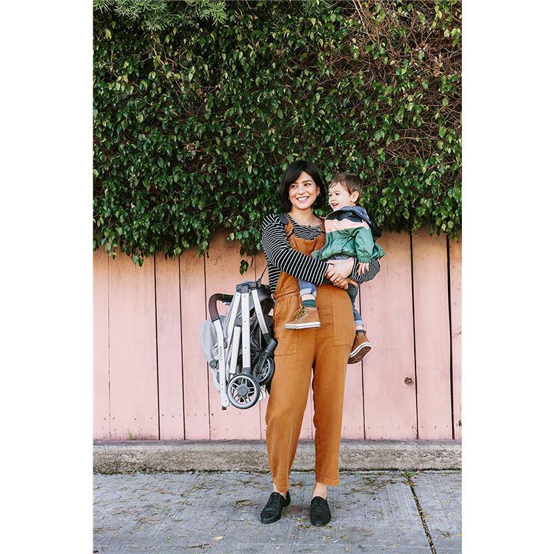 uppababy-minu-stroller-devin-macrobaby-7_c3279c53-3661-4761-9faf-5c266f301d94.jpg