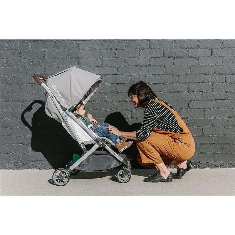uppababy-minu-stroller-devin-macrobaby-8.jpg