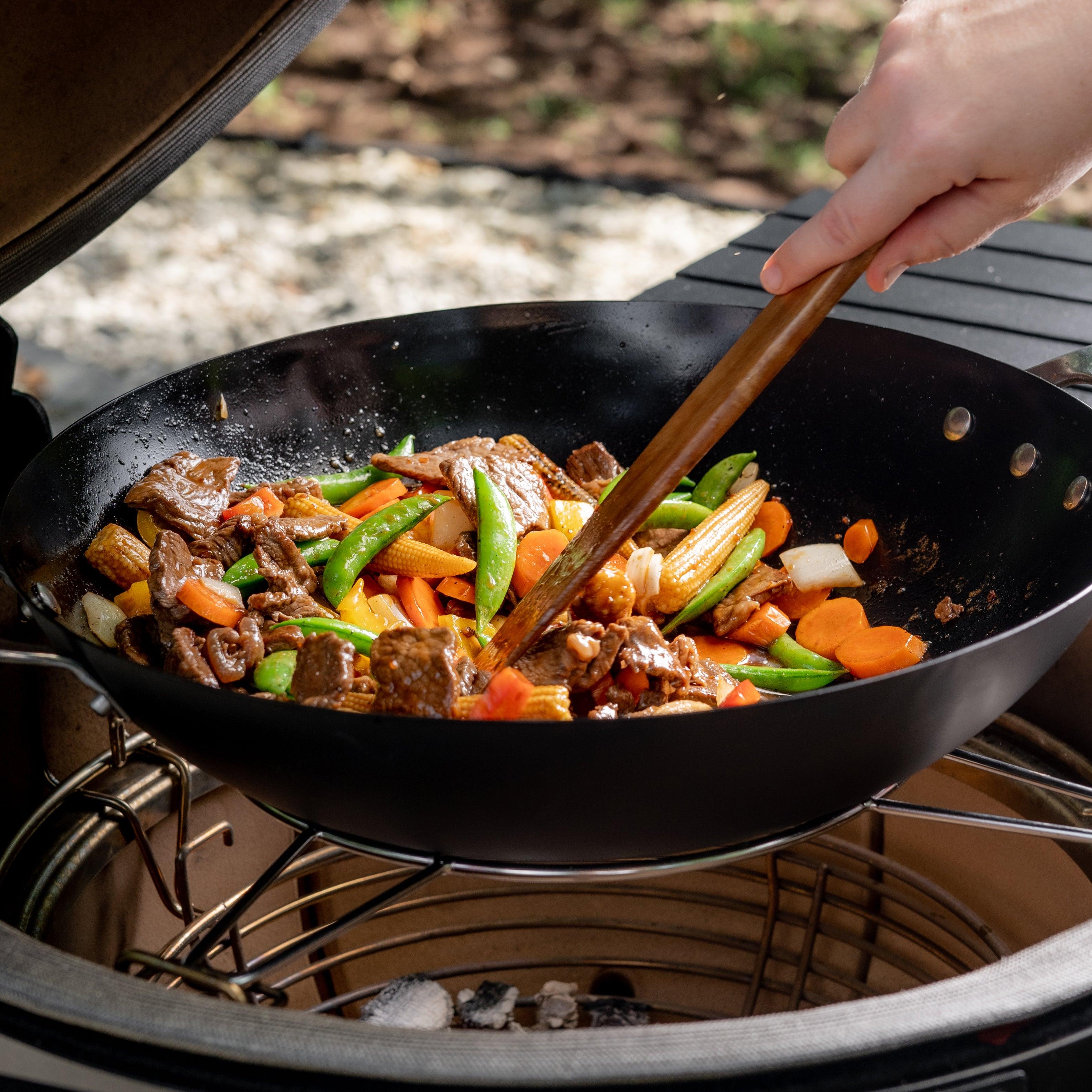 karbon-steel-wok-by-kamado-joe-bbq-land-4
